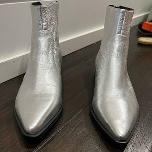 Sigerson Morrison Eranthe Silver Metallic Boots- size 6